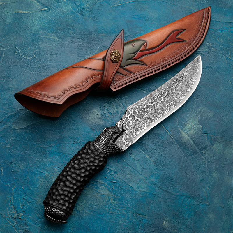 Japanese Damascus Steel Survival knife with Ergonomic Handle - Artistic Knives